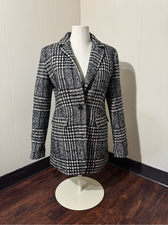 LOFT Jackets & Blazers - LOFT Black and White Plaid Tailored Blazer